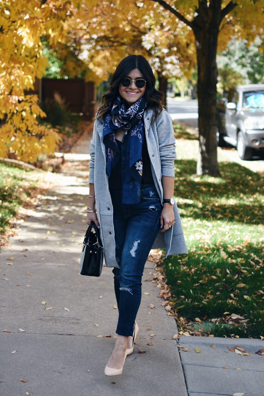 Carolina Hellal of Chic Talk wearing a Evy's tree grey jacket, Old Navy jeans, Sam Edelman nude pumps, Rayban rounded sunglasses and H&M printed scarf