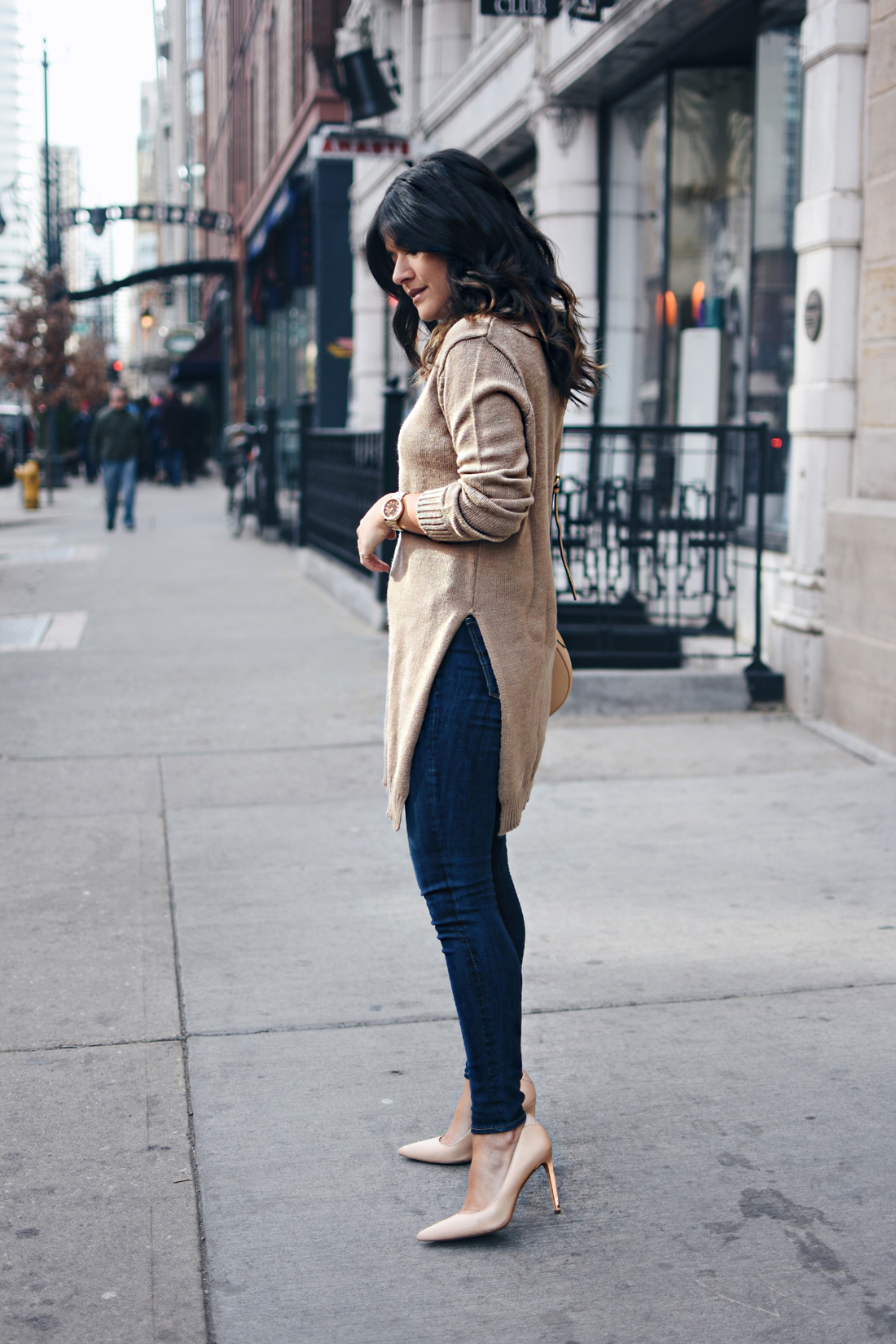 Carolina Hellal of Chic Talk wearing a NA-KD sweater, Paige skinny jeans and Sam Edelman nude pumps