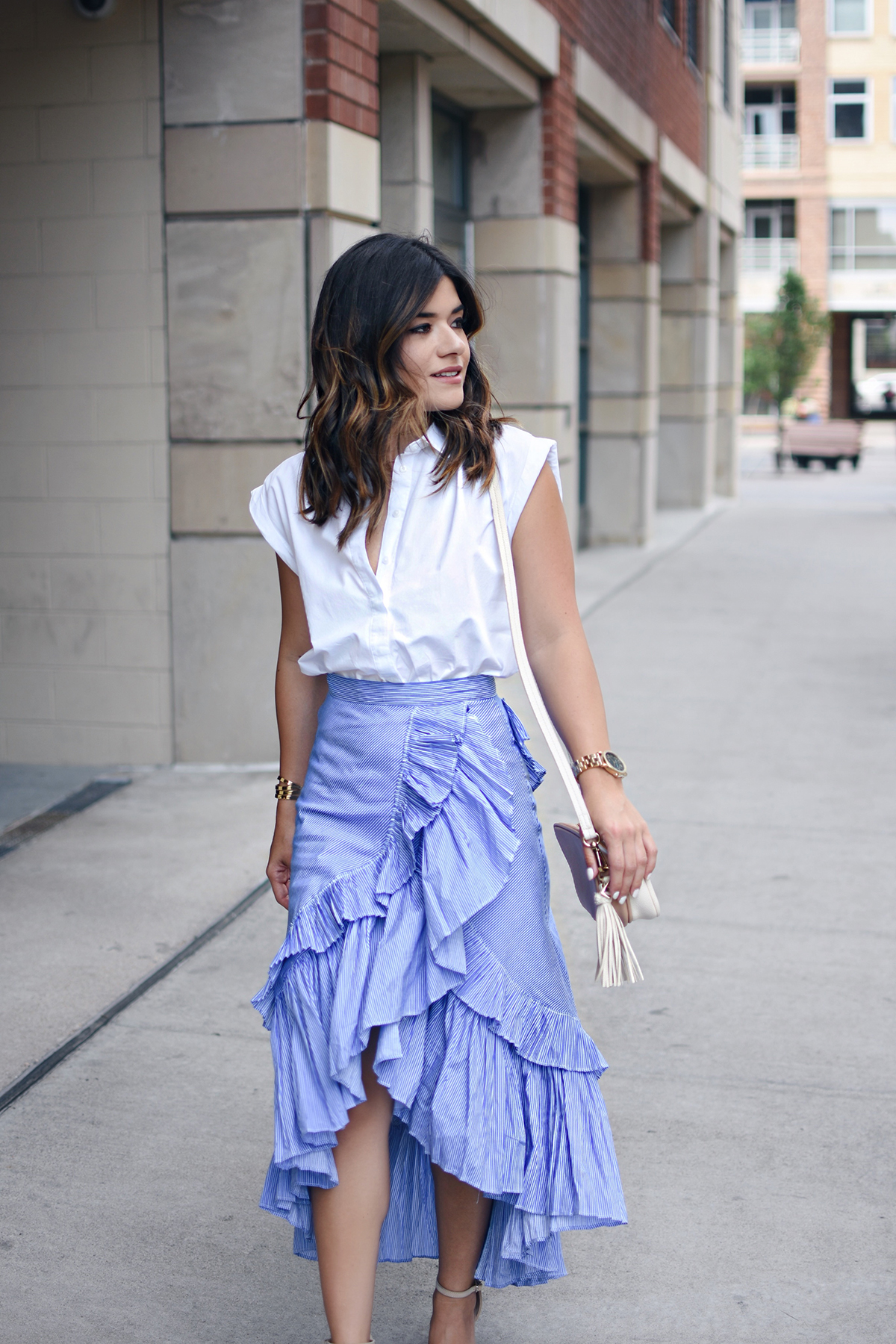 white ruffle skirt outfit