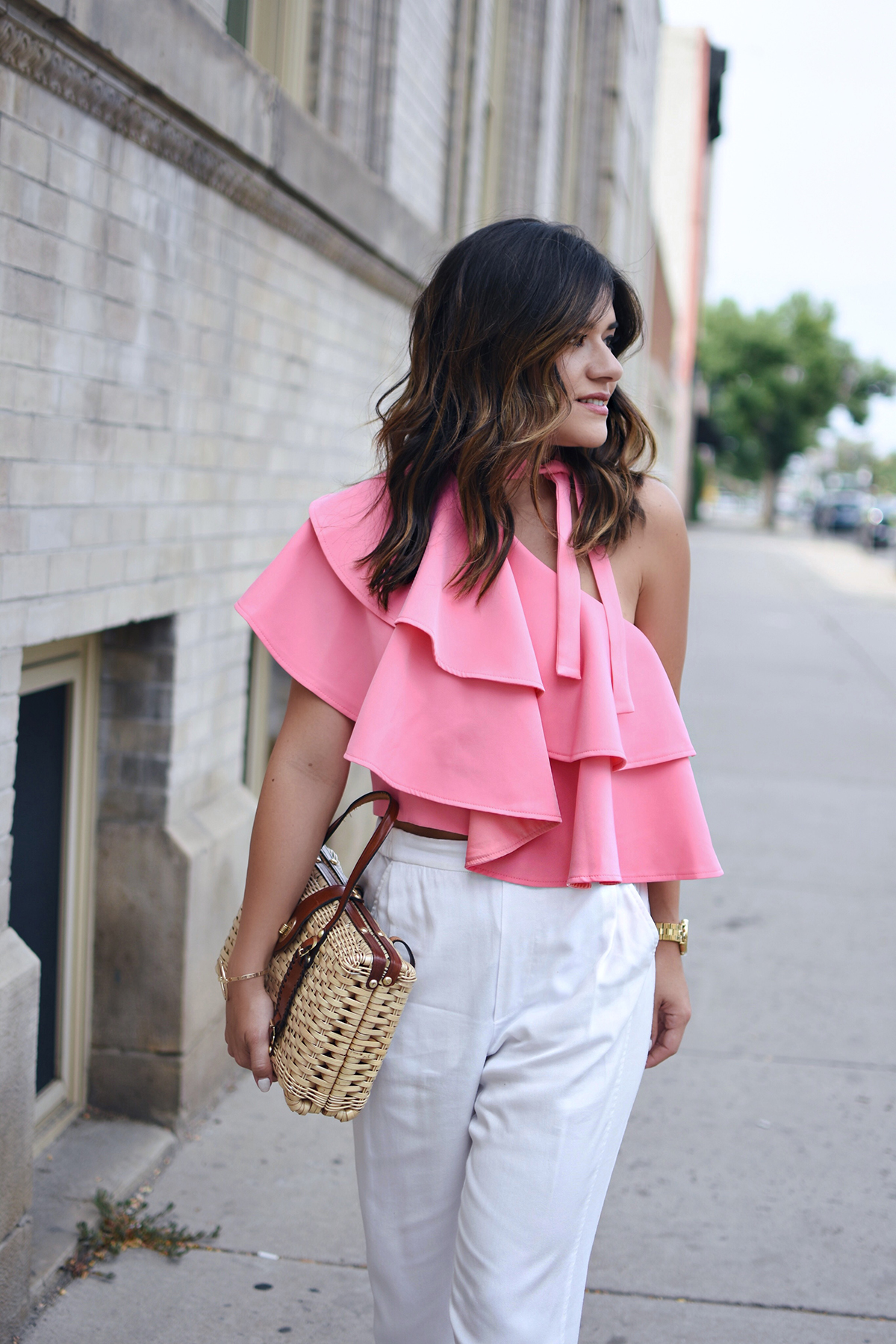 HOW TO WEAR A ONE SHOULDER TOP | CHIC TALK | CHIC TALK