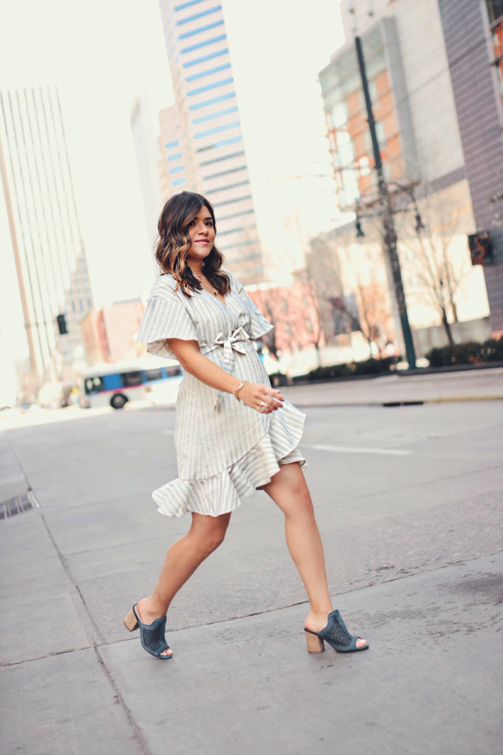 Carolina Hellal of Chic Talk wearing the Hush Puppies Malia Perf Slide via Zappos - MUST-HAVE HUSH PUPPIES SLIDES styled by popular Denver fashion blogger, Chic Talk