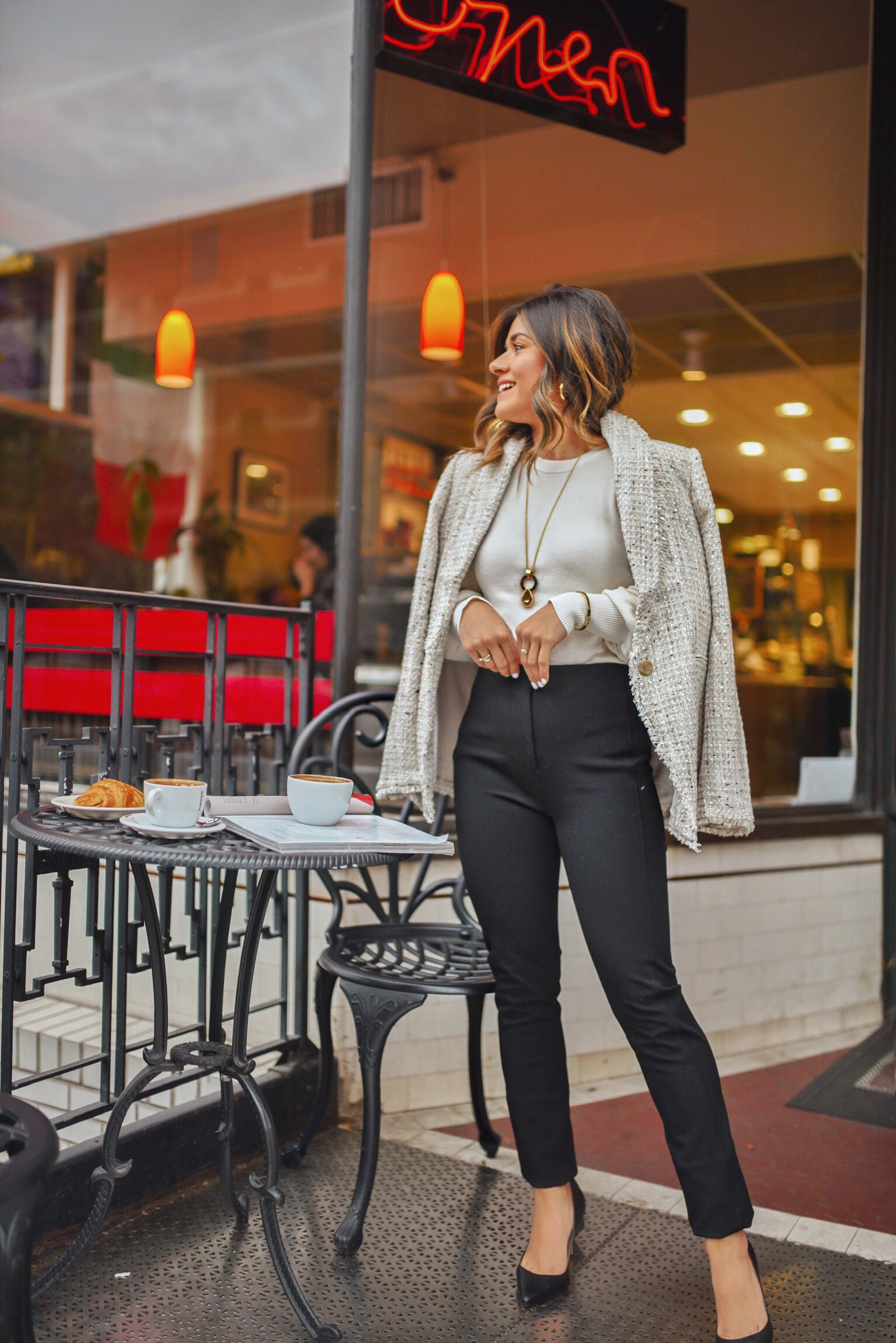 Carolina Hellal of Chic Talk wearing a head to toe look via Ann Taylor featuring the Audrey pant in bi-stretch