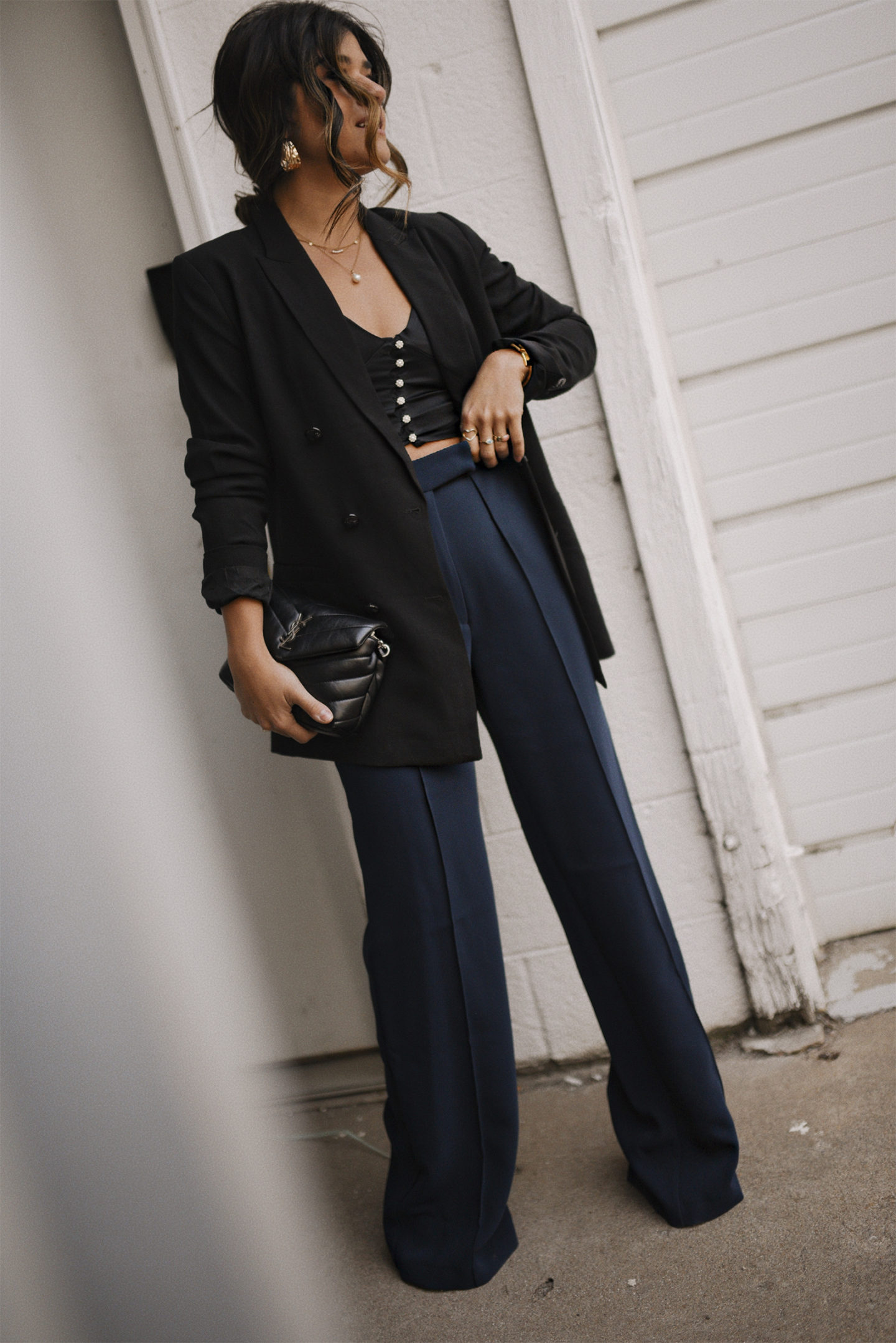 A CHIC WAY TO STYLE BLACK AND NAVY BLUE TOGETHER | CHIC TALK | CHIC TALK