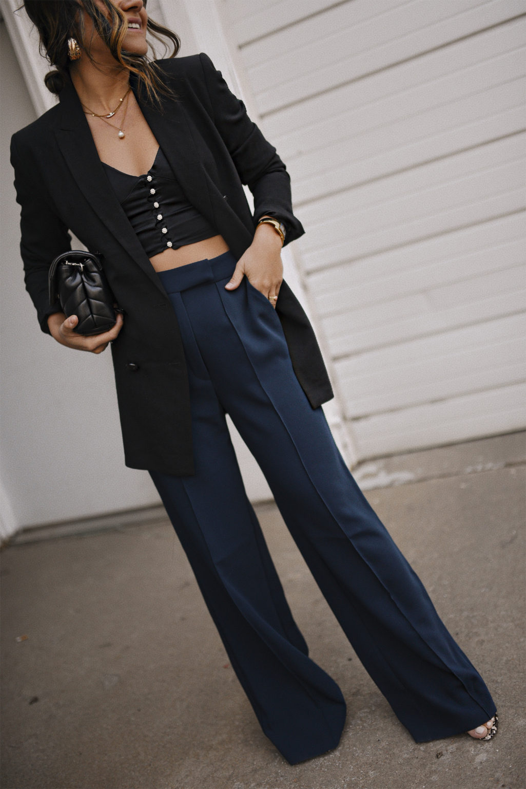 A CHIC WAY TO STYLE BLACK AND NAVY BLUE TOGETHER | CHIC TALK | CHIC TALK