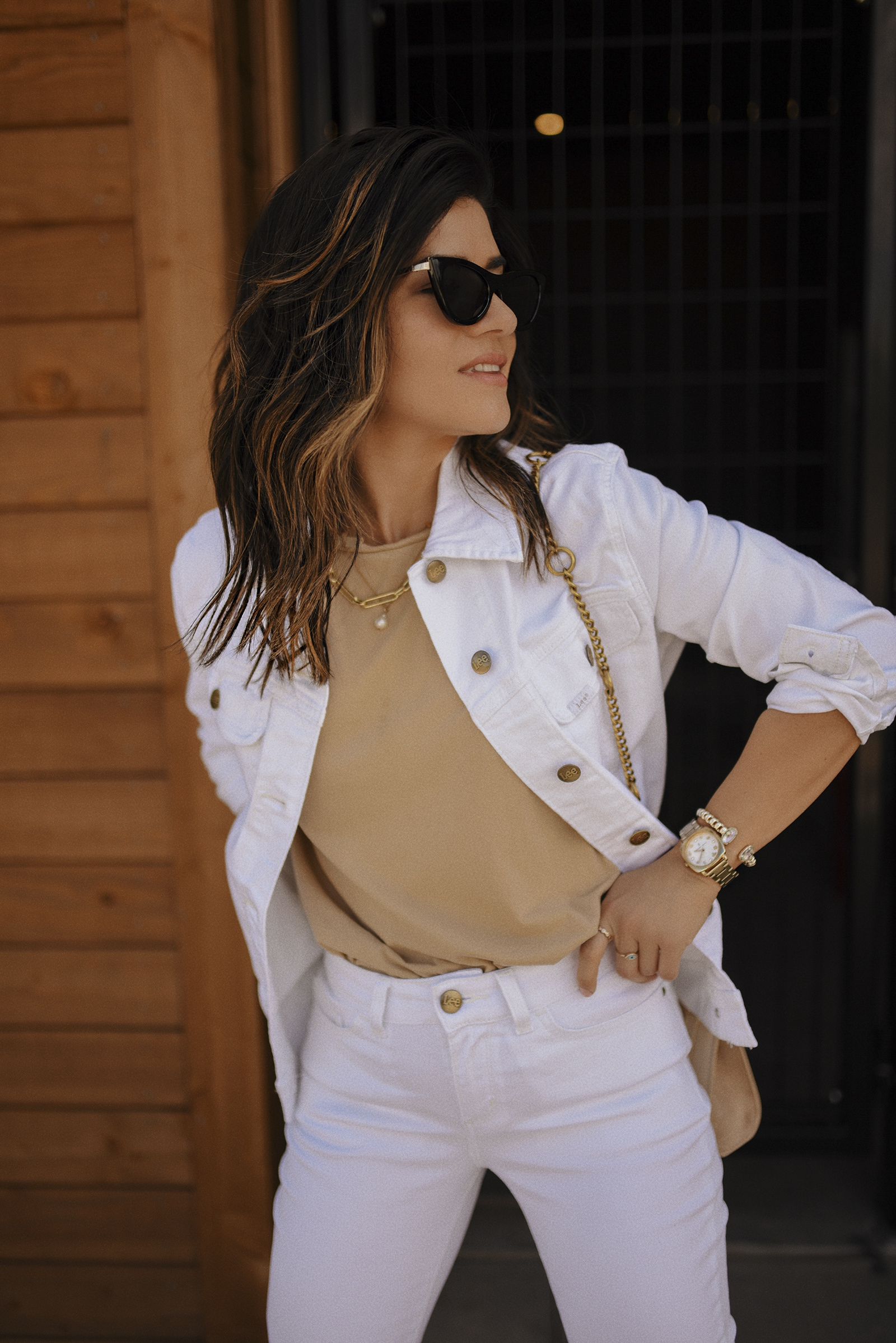 Carolina Hellal of Chic Talk wearing a LEE Jeans white denim jacket and LEE white jeans, Sam Edelman nude pumps and Le Specs last The last Lolita sunglasses
