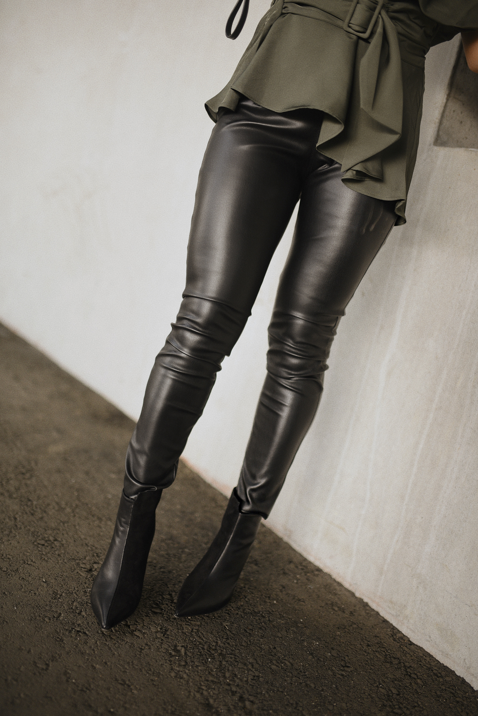 Express - Black Faux Leather Leggings, Size M | Black faux leather leggings,  Faux leather leggings, Black faux leather