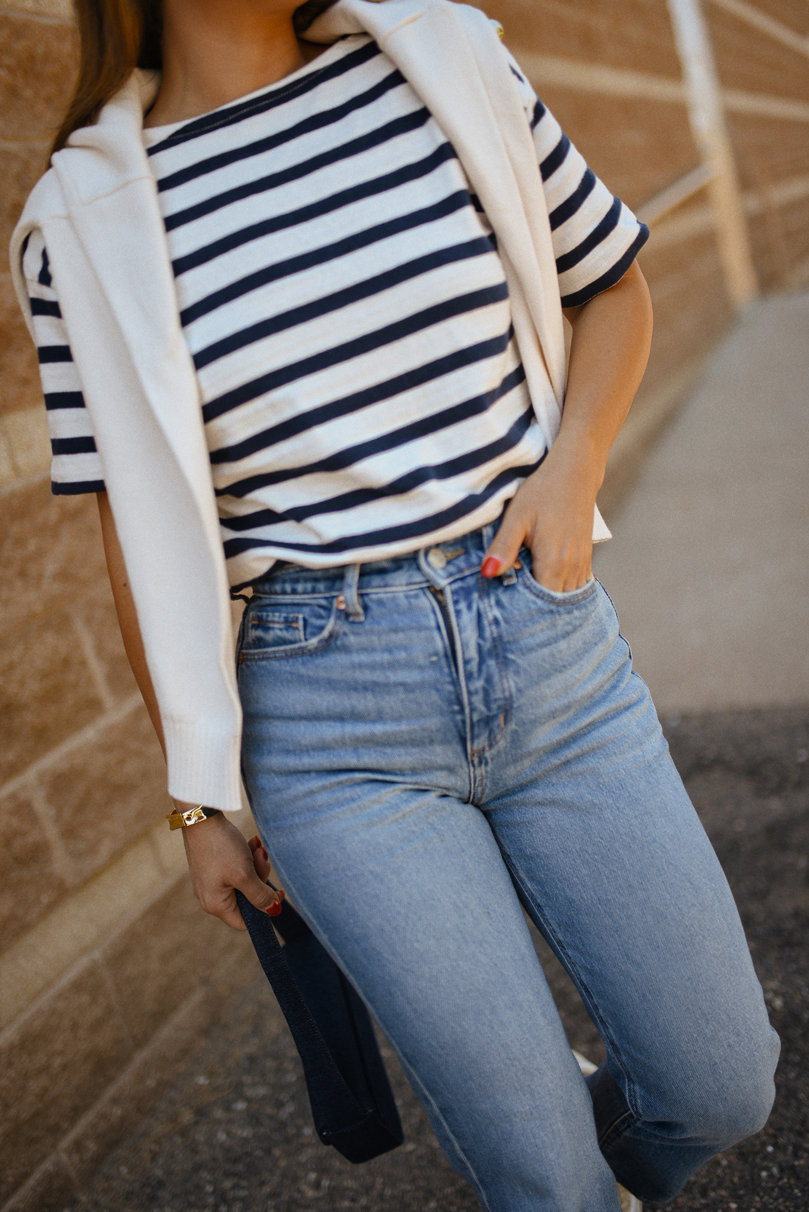 Carolina Hellal of Chic Talk wearing a total casual look via LOFT