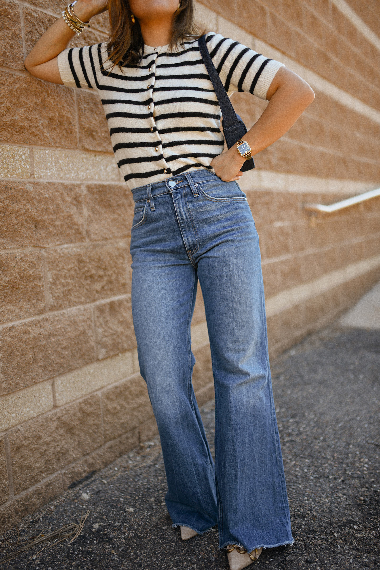 Carolina Hellal of Chic Talk wearing a wide leg jeans vida Hudson, H&M knit cardigan, slingback heels and a LOFT bag